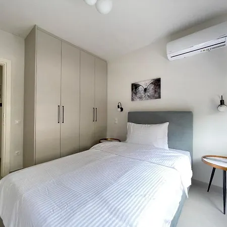 Apartment Gleaming Near Metro Mall