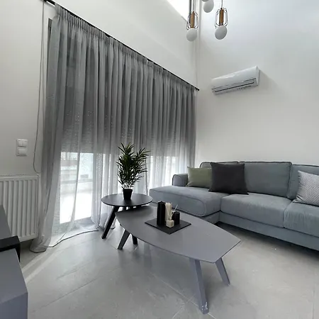 Apartment Gleaming Near Metro Mall
