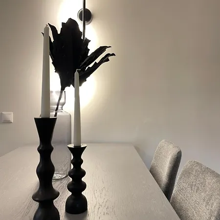 Apartment Gleaming Near Metro Mall