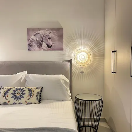 Apartment Gleaming Near Metro Mall *