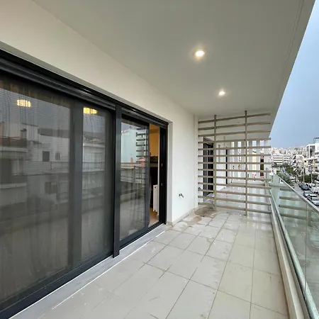 Gleaming Near Metro Mall Apartment Athens