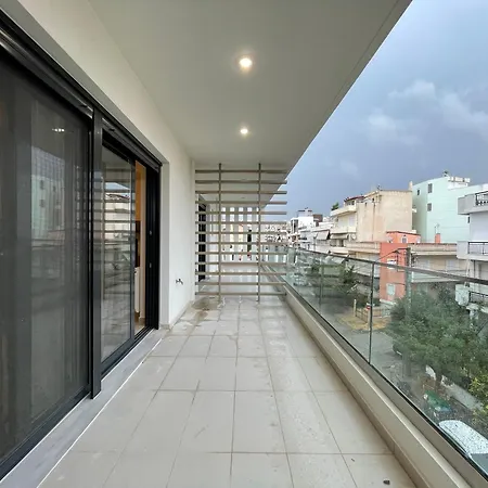 Apartment Gleaming Near Metro Mall Athens