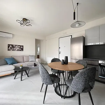 Apartment Gleaming Near Metro Mall Athens